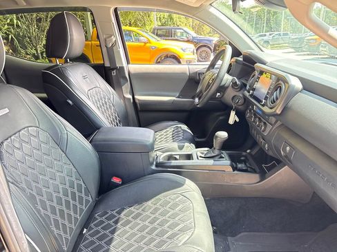 Used 2022 Toyota Tacoma SR AWD/4WD image 28