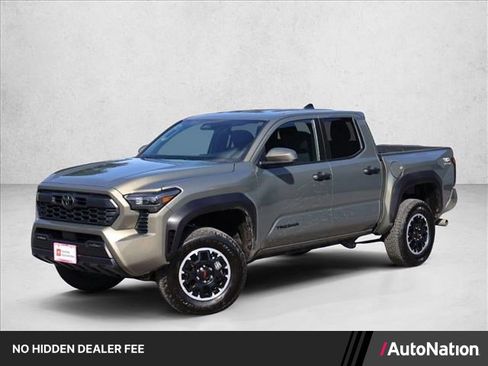 Certified 2025 Toyota Tacoma TRD Off-Road AWD/4WD image 1