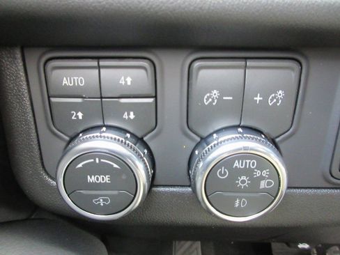 New 2026 GMC Yukon XL Denali w/ Denali Reserve Package image 18