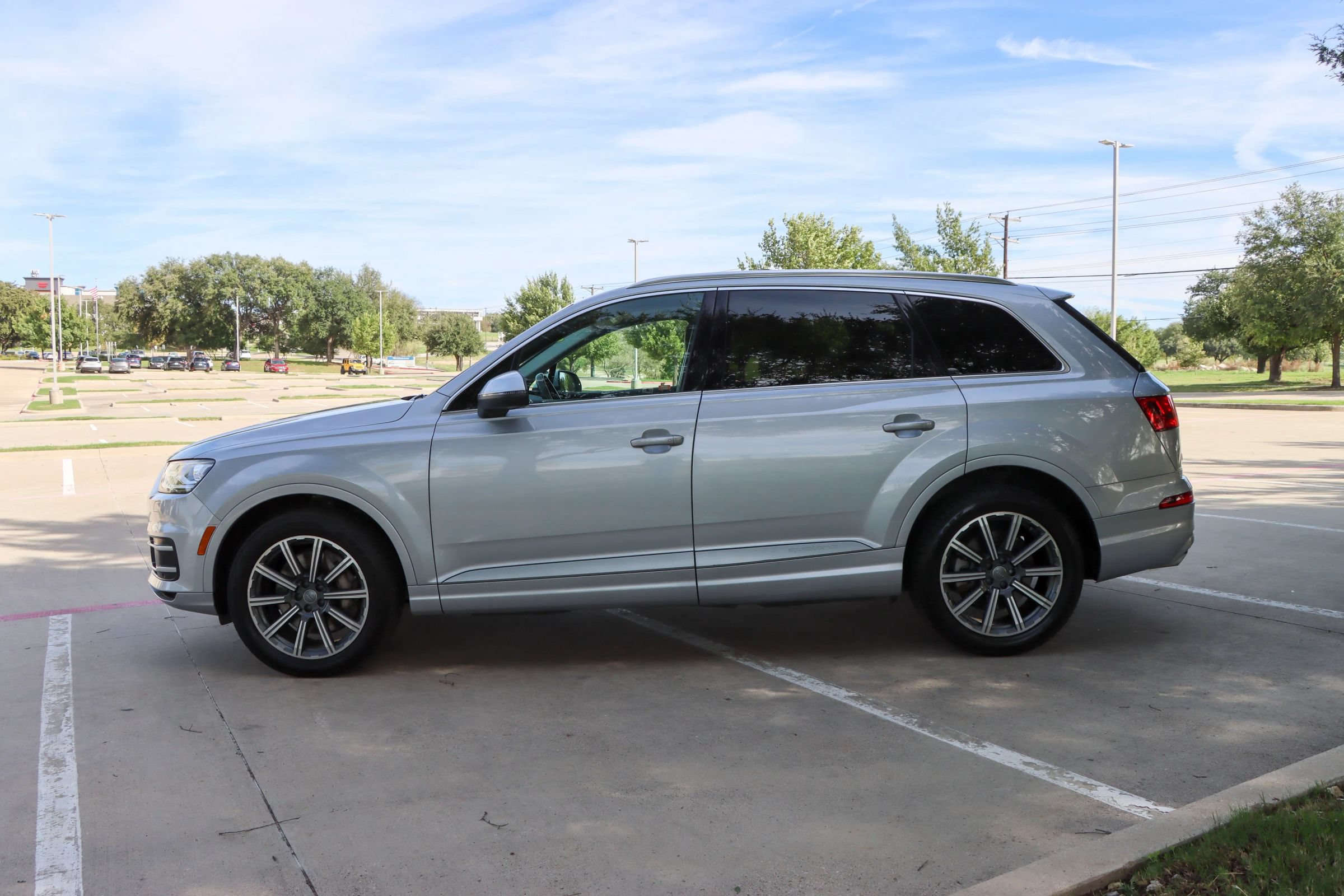 Used 2017 Audi Q7 3.0T Premium AWD/4WD image 4