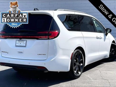 Used 2026 Chrysler Pacifica Limited w/ S Appearance Package FWD image 13