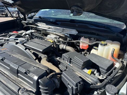 Used 2020 Chevrolet Silverado 3500 High Country image 23