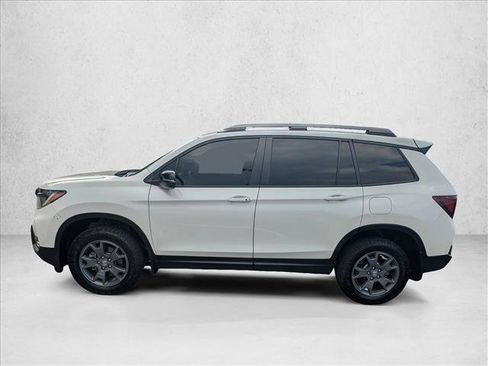 Certified 2025 Honda Passport TrailSport image 8