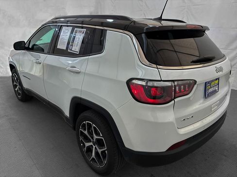 Used 2025 Jeep Compass Limited AWD/4WD image 5