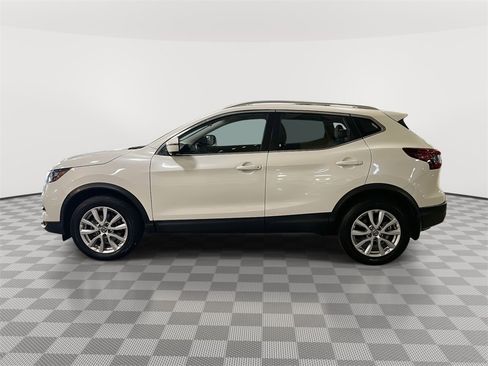 Used 2022 Nissan Rogue Sport SV w/ Technology Package image 6