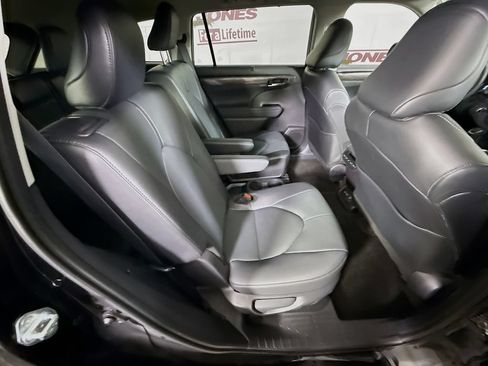 Certified 2026 Toyota Highlander Limited AWD/4WD image 33