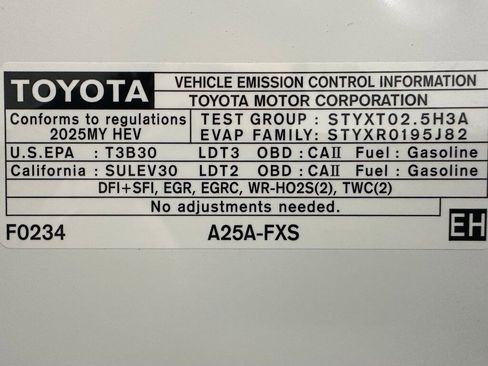 Used 2025 Toyota Sienna LE image 72