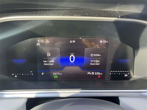 Used 2025 Volkswagen Taos SE image 27