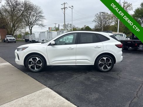 Used 2024 Ford Escape ST-Line Select w/ Tech Pack #2 AWD/4WD image 1