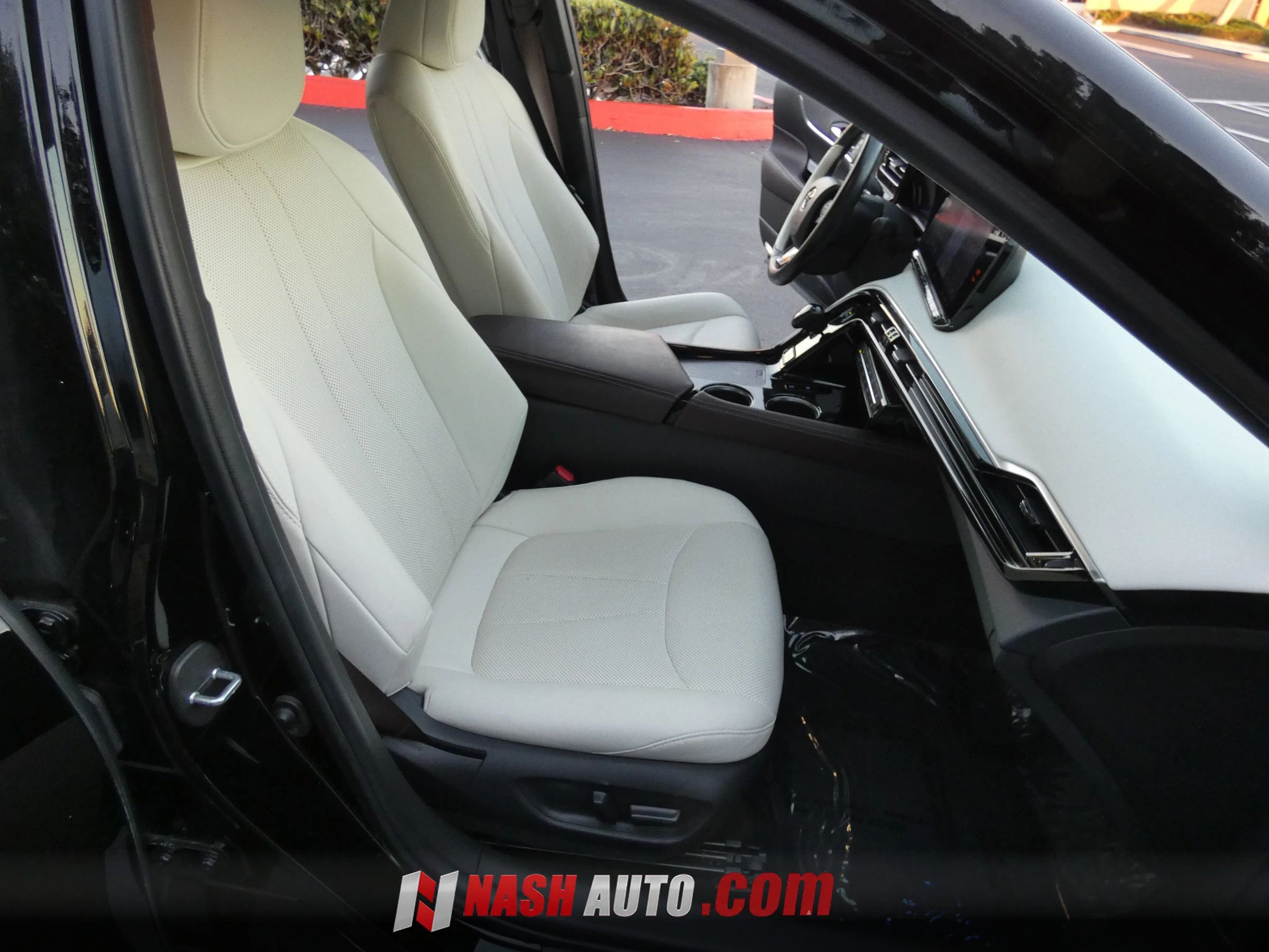 Used 2021 Toyota Mirai RWD image 30