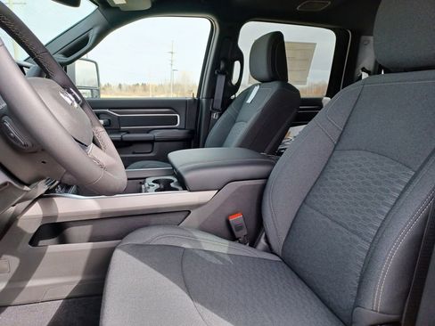 New 2026 RAM 2500 Big Horn AWD/4WD image 9