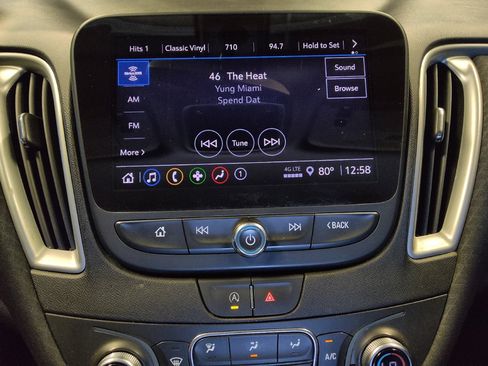 Used 2022 Chevrolet Malibu LT FWD image 25