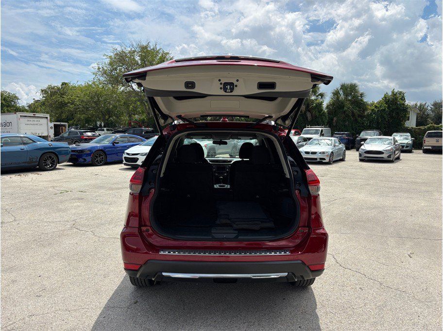 Used 2018 Nissan Rogue SV FWD image 39