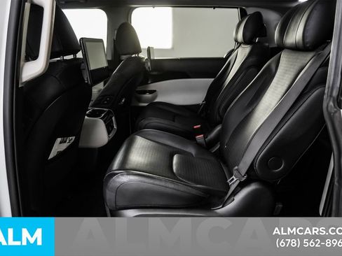 Used 2024 Kia Carnival SX Prestige image 18