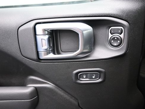 New 2026 Jeep Gladiator Sport AWD/4WD image 11