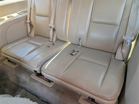 Used 2013 GMC Yukon XL Denali image 30