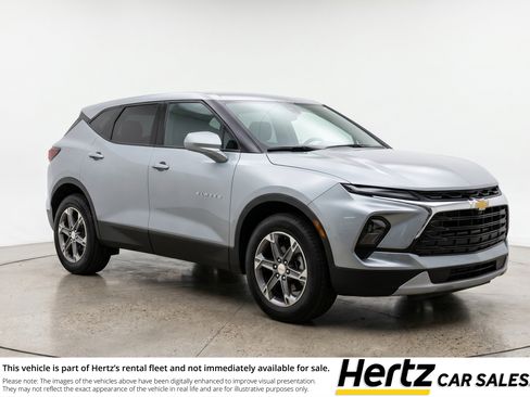 Used 2025 Chevrolet Blazer LT FWD image 1