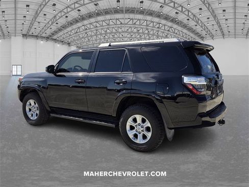 Used 2018 Toyota 4Runner SR5 image 5