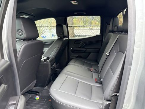 Used 2024 Chevrolet Colorado Trail Boss image 15