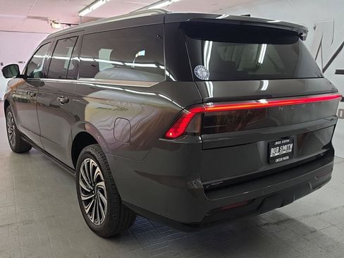 Used 2025 Lincoln Navigator L Black Label AWD/4WD image 4