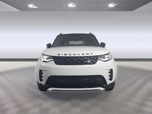 Certified 2025 Land Rover Discovery Dynamic SE image 5