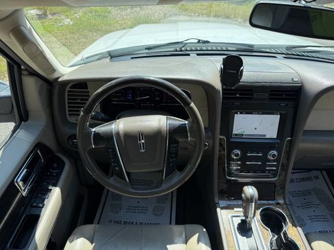 Used 2017 Lincoln Navigator L Select image 48