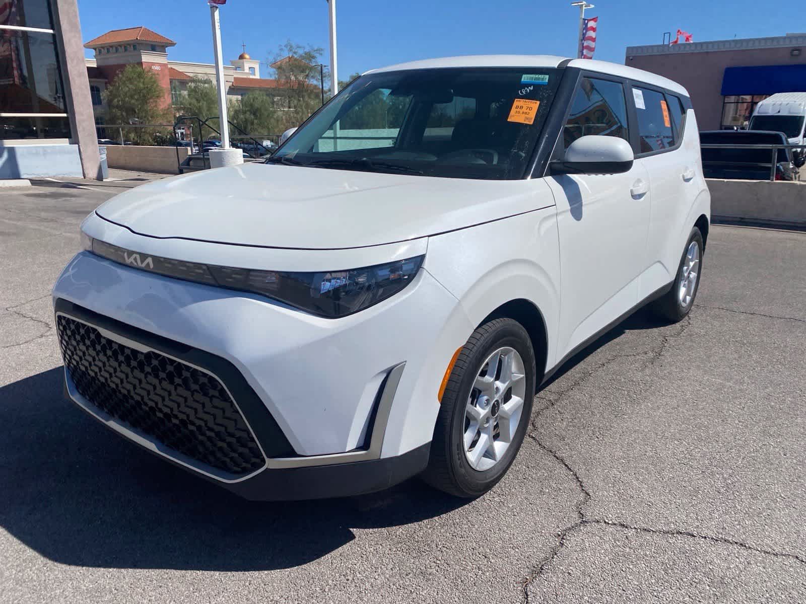 Used 2025 Kia Soul LX w/ LX Technology Package FWD image 1