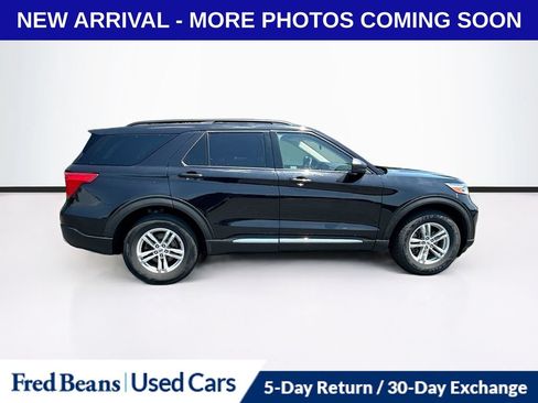 Used 2023 Ford Explorer XLT w/ Equipment Group 202A AWD/4WD image 9