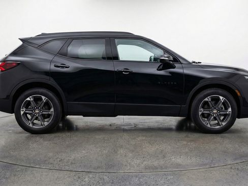 Used 2025 Chevrolet Blazer LT FWD image 11