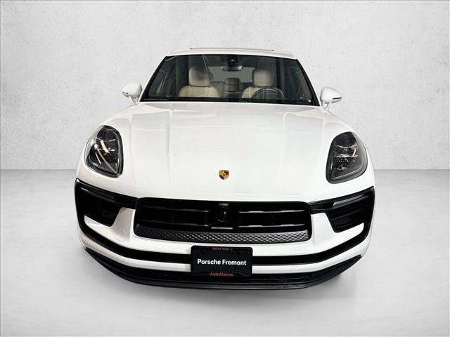 Certified 2026 Porsche Macan AWD/4WD image 6
