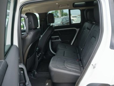 Used 2022 Land Rover Defender 110 SE AWD/4WD image 16