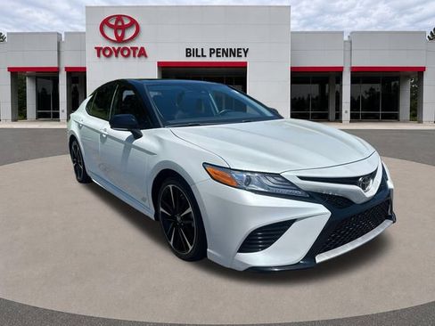 Used 2020 Toyota Camry XSE FWD image 7