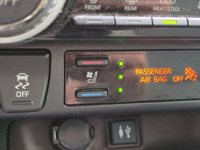 Used 2019 Toyota RAV4 Limited w/ Cold Weather Package FWD image 22