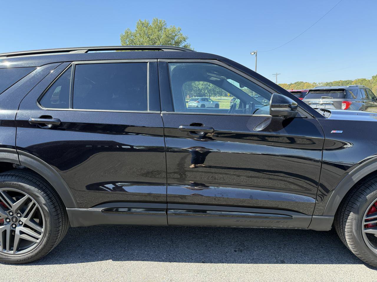Used 2025 Ford Explorer ST-Line w/ ST-Line Street Pack AWD/4WD image 44