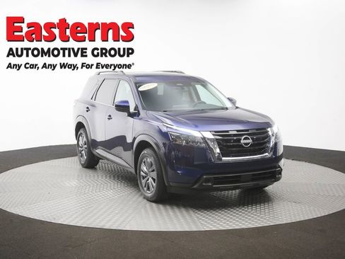 Used 2025 Nissan Pathfinder SV FWD image 51