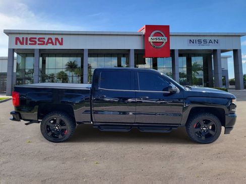 Used 2018 Chevrolet Silverado 1500 LTZ Z71 w/ Redline Edition AWD/4WD image 3
