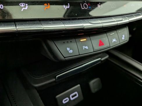 Certified 2024 Cadillac XT4 Premium Luxury w/ Cold Weather Package image 10