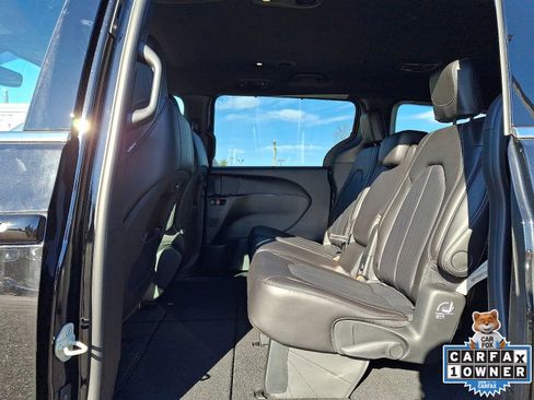 New 2026 Chrysler Pacifica Select FWD image 5