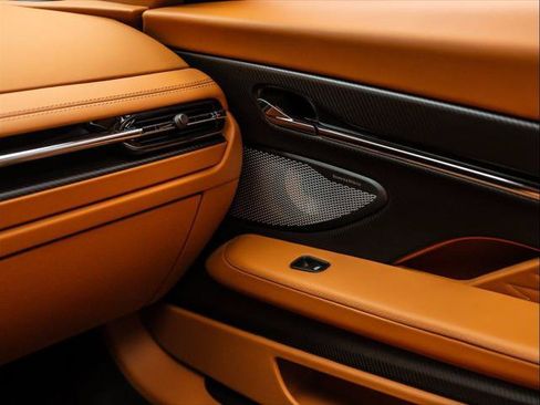 Used 2025 Aston Martin DB12 Convertible RWD image 34