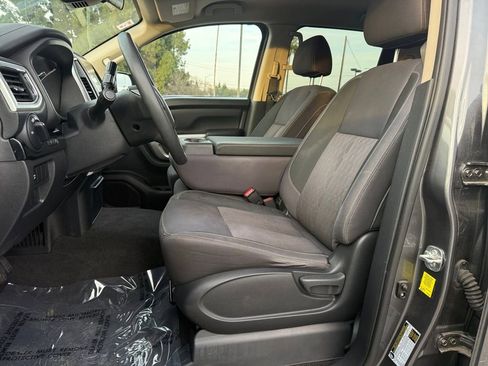 Used 2021 Nissan Titan SV w/ Accessory Utility Package image 13