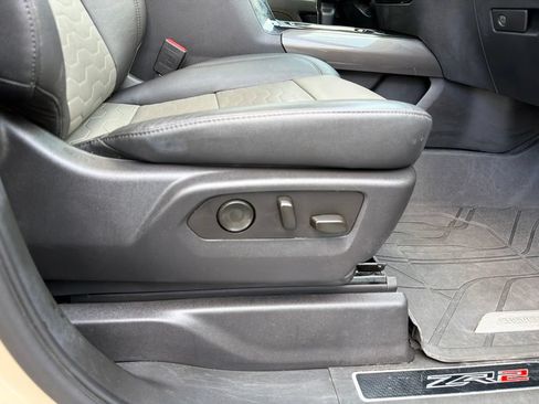 Used 2023 Chevrolet Silverado 1500 ZR2 w/ Technology Package AWD/4WD image 38
