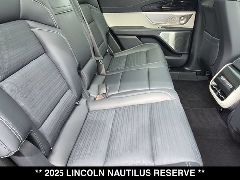 Used 2025 Lincoln Nautilus Reserve AWD/4WD image 26