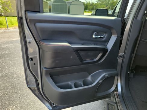 Used 2024 Nissan Titan PRO-4X AWD/4WD image 22