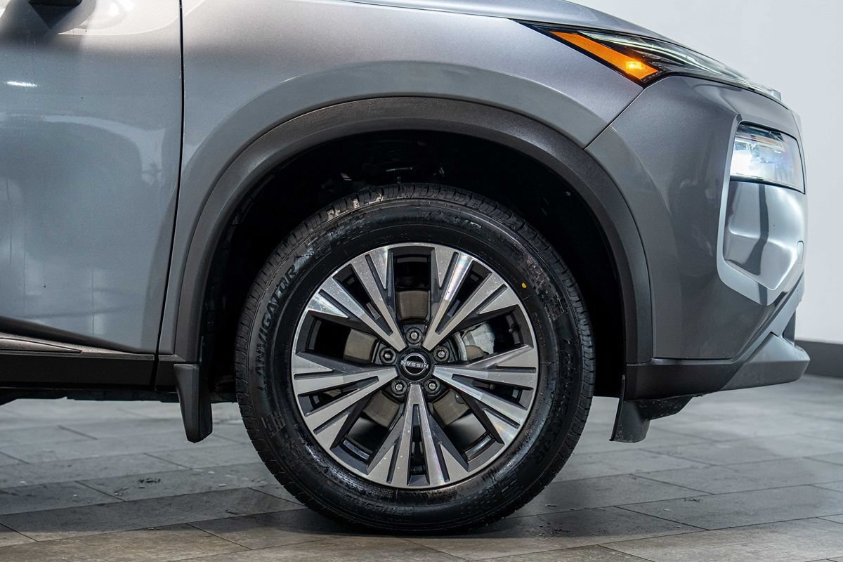 Used 2023 Nissan Rogue SV w/ SV Premium B Package FWD image 9