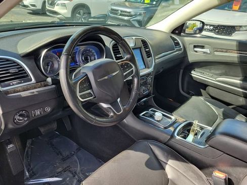 Used 2019 Chrysler 300 Limited image 10