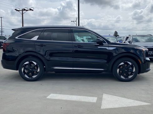 New 2026 Kia Sorento EX FWD image 2