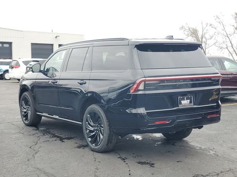 New 2026 Lincoln Navigator Reserve image 3