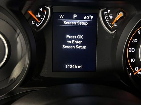 Used 2025 Jeep Gladiator Sport image 15