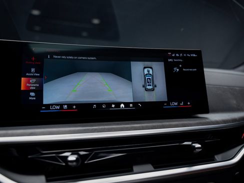 Used 2024 BMW X7 M60i AWD/4WD image 51