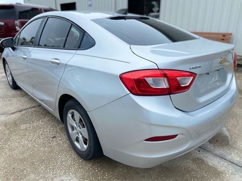 Used 2017 Chevrolet Cruze LS FWD image 3